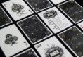 /album/fotogalerie-luxx-shadow-edition/originalluxx-shadowedition-goldplayingcards-600x410-jpg/